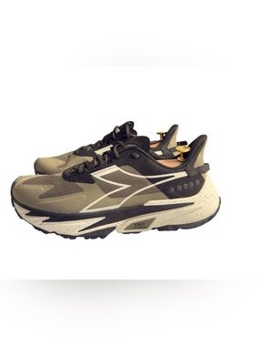 Diadora Men’s Olive Green & Black Lightweight Running Sneakers Size 10.5